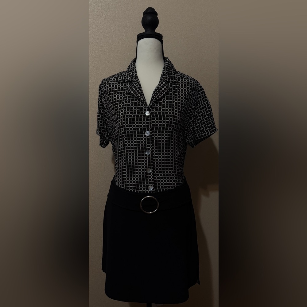 Casual Corner 100% Silk Black/Cream Geometric Pint w/Mother of Pearl buttons